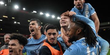 El City remonta y se impone al Liverpool en Anfield