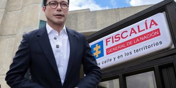 Fiscalía llama a juicio al candidato presidencial Carlos Caicedo por presuntas irregularidades en contratación en Santa Marta