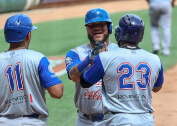 Caimanes pasó por encima de Curazao y rugió con fuerza en Caracas