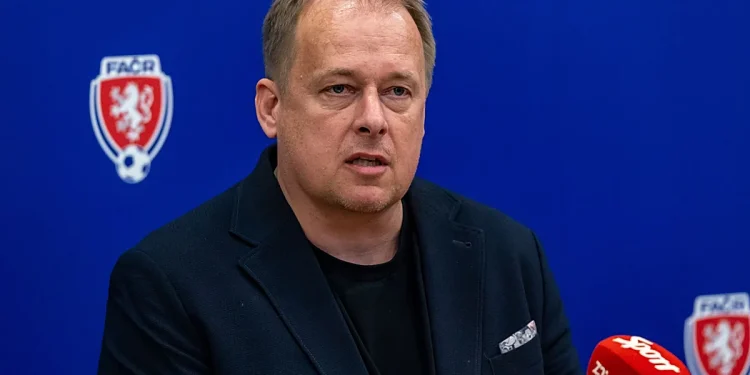 Megaoperativo en República Checa destapa red de amaños y sacude al fútbol nacional