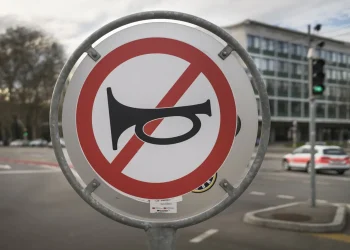 Interpol alerta por el auge global y lo sofisticados del fraude financiero con IA