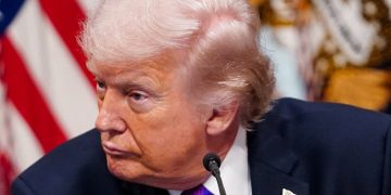 Trump insta a Australia a otorgar asilo al equipo femenino de fútbol de Irán tras protesta en la Copa de Asia