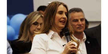 “En el corazón del uribismo caben todos, hasta los petristas”: Paloma Valencia al lanzar su candidatura