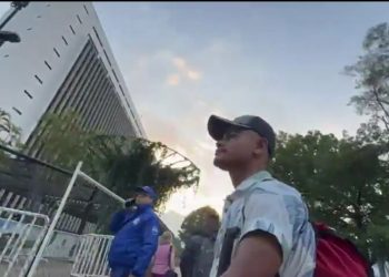 “No sabemos por qué estamos protestando, solo estamos siguiendo órdenes”: manifestante en protesta frente a La Alpujarra en Medellín