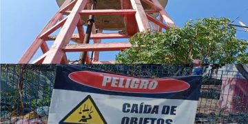 SOS en Soledad: comunidad denuncia peligro de colapso de escombros en el tanque del cementerio