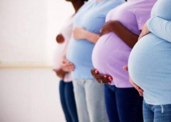 Colombia envejece: nacimientos caen a mínimos históricos mientras aumentan las muertes