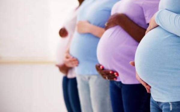 Colombia envejece: nacimientos caen a mínimos históricos mientras aumentan las muertes