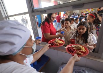 PAE en el Atlántico crece en inversión y beneficiará a 52.891 estudiantes en 2026