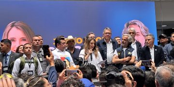 Paloma Valencia anunció a Juan Daniel Oviedo como su fórmula vicepresidencial