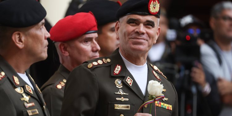 Sacudón en Venezuela: destituyen a Padrino tras más de 10 años y nombran nuevo ministro de Defensa