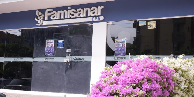 Alerta en el sistema de salud: usuarios de EPS intervenidas temen ser trasladados a la saturada Nueva EPS