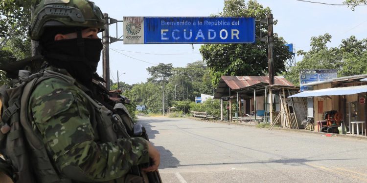 Iglesias Católicas de Colombia y Ecuador piden acciones a gobiernos para acabar con guerra comercial