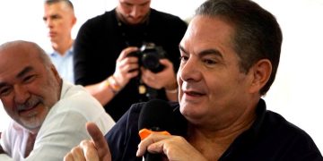 Vargas Lleras reaparece y llama a “corregir el rumbo” del país en mensaje previo a elecciones