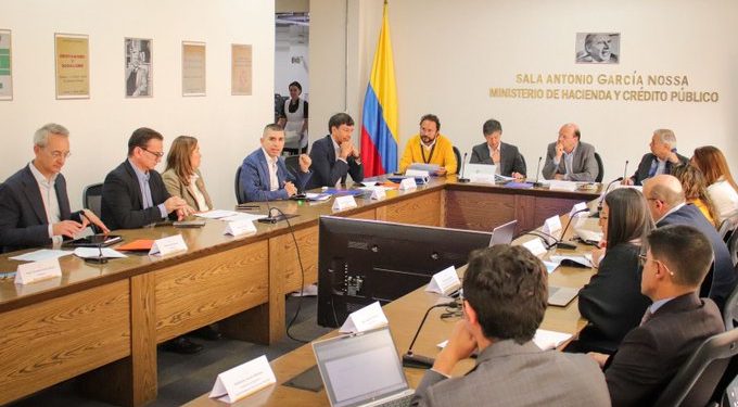 Gobierno y banca buscan acuerdos para impulsar recursos en zonas afectadas por la emergencia invernal