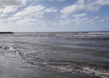 Alerta en el Caribe: vientos de hasta 60 km/h y olas de 4 metros ponen en riesgo a bañistas y pescadores