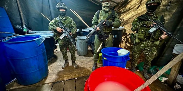 Golpe al narcotráfico en Antioquia: destruyen laboratorio de cocaína del Clan del Golfo