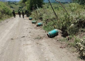 Ejército desactiva cinco explosivos improvisados en zona rural de Mercaderes, Cauca