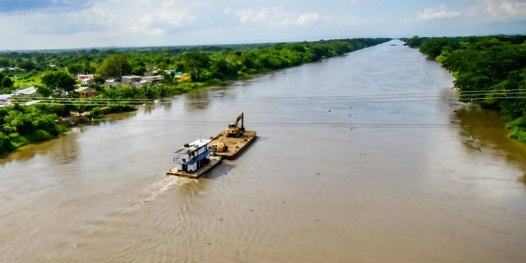 “A la gente del sur del Atlántico le compran la conciencia cada cuatro años”: Gustavo de la Rosa