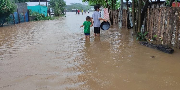 Contraloría alerta sobre riesgos y lentitud en atención a damnificados por lluvias en Córdoba