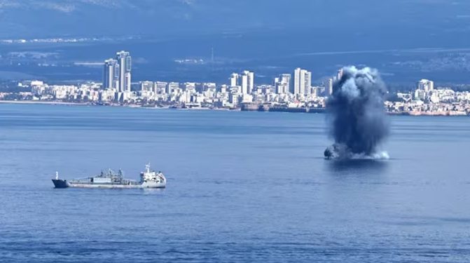 Estados Unidos destruye nueve buques de guerra iraníes, según Trump