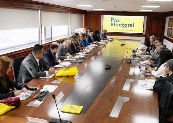 Procuraduría ratifica garantías de transparencia electoral ante delegación internacional del IRI