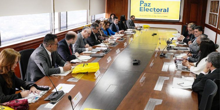 Procuraduría ratifica garantías de transparencia electoral ante delegación internacional del IRI