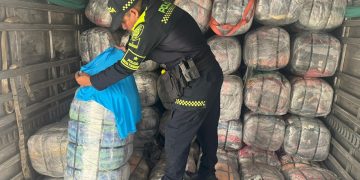 ¡Golpe millonario al contrabando! Incautan más de 51 mil prendas ilegales en carretera del Magdalena