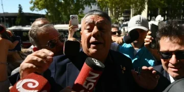 ‘Chiqui’ Tapia declara ante la justicia por investigación fiscal en Argentina