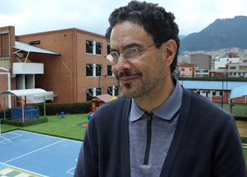 Padres cuestionan uso del Colegio Americano de Bogotá para evento de Iván Cepeda