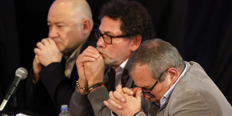 Exjefes de las FARC reconocen responsabilidad por reclutamiento de menores ante la JEP