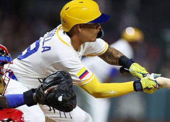 Colombia tropieza en su debut del Clásico Mundial ante Puerto Rico
