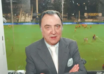 Marcelo Araujo, la voz que rompió el molde del relato futbolero