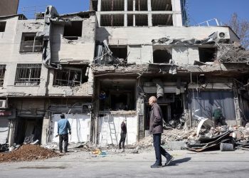 La guerra en Oriente Medio podría empujar a 4 millones a la pobreza y costar hasta 194.000 millones de dólares, advierte PNUD