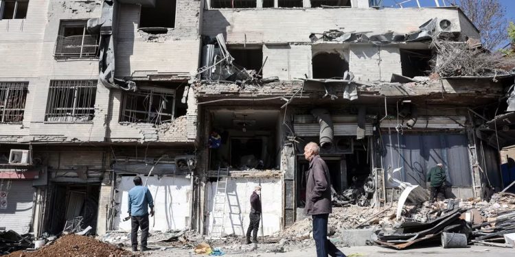 La guerra en Oriente Medio podría empujar a 4 millones a la pobreza y costar hasta 194.000 millones de dólares, advierte PNUD