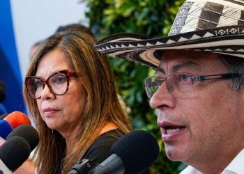 Fiscal Camargo critica trinos de Petro y dice sentirse “aburrida” por la situación