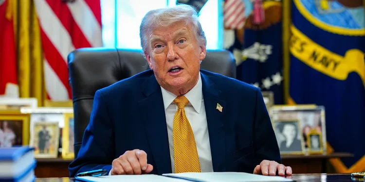 Trump eleva la tensión con Irán: lanza amenaza directa por bloqueo del estrecho de Ormuz