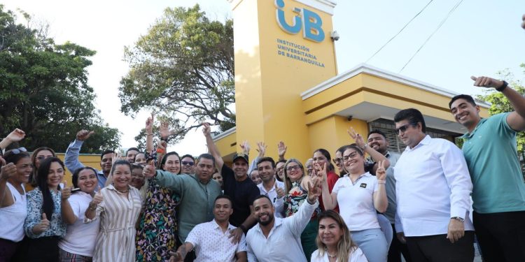 Con paneles solares, la Institución Universitaria de Barranquilla se adhiere a la apuesta transición energética del alcalde Alejandro Char