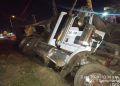 Tractomula se volcó en la Troncal del Caribe: conductor herido