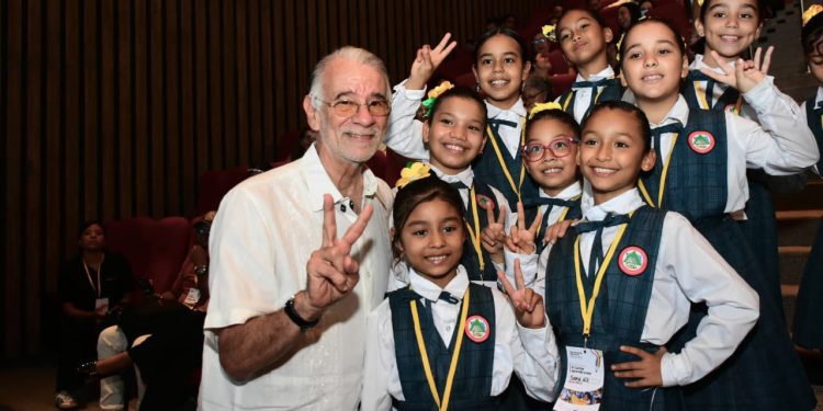 “El Caribe aprende a leer”: gobernador Verano lidera cruzada para cerrar brechas en alfabetización infantil