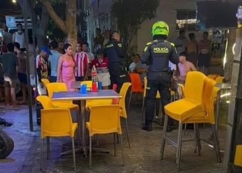 A bala limpia en Soledad: comerciante enfrenta a presunto sicario en Los Robles y desata violento tiroteo