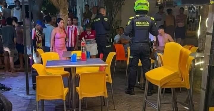 A bala limpia en Soledad: comerciante enfrenta a presunto sicario en Los Robles y desata violento tiroteo