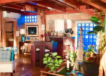 ¿Cuánto cuesta hospedarse en la casa Marine Blue donde estuvo Gustavo Petro en Ecuador?