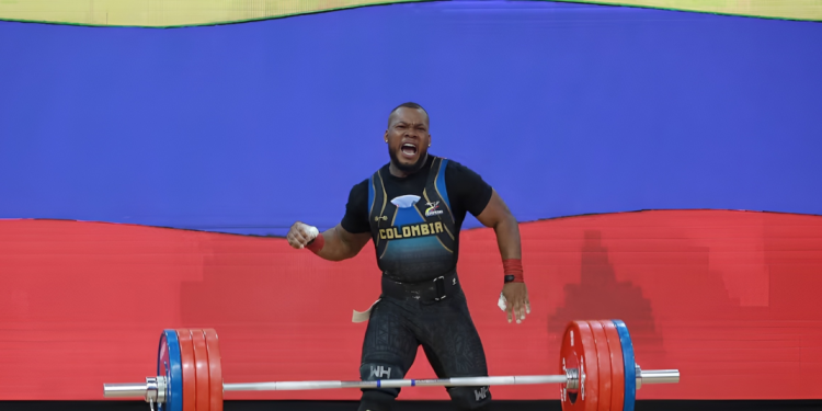 Yeison López sacude al mundo: triple récord mundial y oro