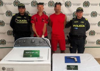 Capturan a dos sujetos por hurto y porte ilegal de armas en Santo Tomás