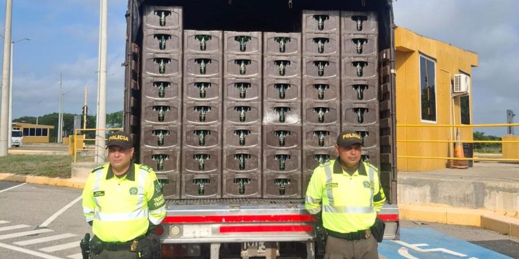 Incautan millonario cargamento de cerveza sin documentos en la vía Carreto–Calamar, Bolívar