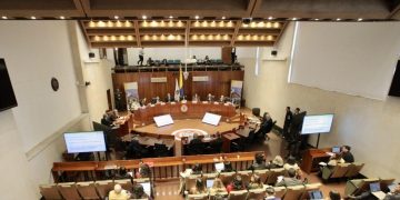Corte Constitucional tumba IVA del 19% a licores y apuestas en línea