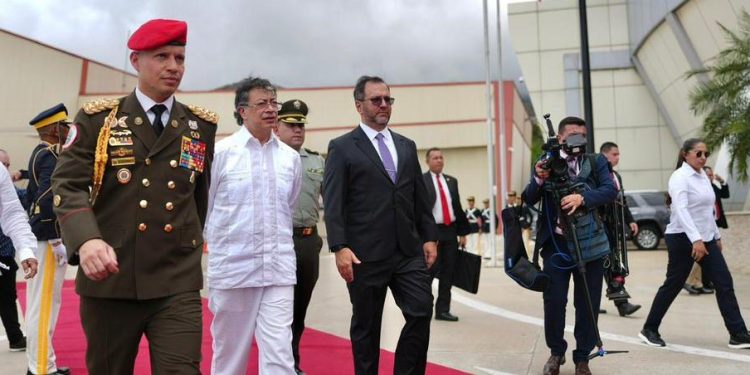 Llegada de Petro la Venezuela para hablar con Delcy Rodríguez de la seguridad de la frontera