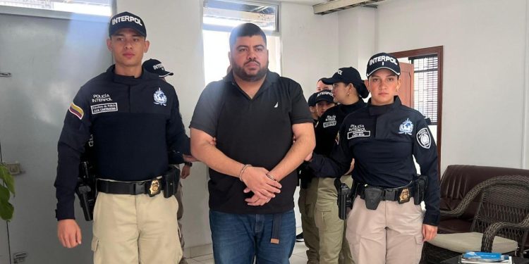 Extraditan a seis colombianos por narcotráfico; entre ellos exfuncionario de Maicao