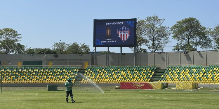 Junior moviliza a su hinchada: casi 10 mil abonados para la Libertadores en Cartagena