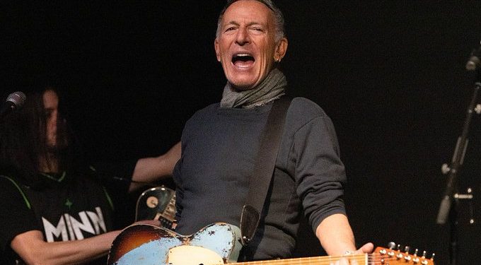Bruce Springsteen arremete contra Donald Trump al iniciar su gira por EE. UU.